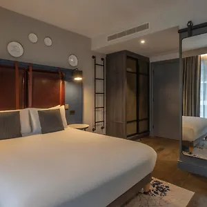 Otel Clayton Of, Londra